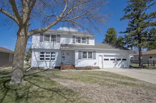 610 Victoria St, Fairmont, MN 56031 - Photo 1