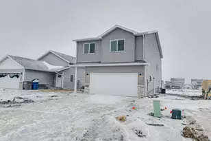 2516 38th Ave S, Moorhead, MN 56560 - Photo 2