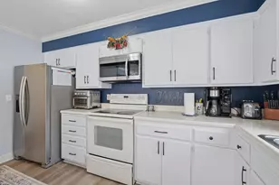 10346 Berkshire Rd, Bloomington, MN 55437 - Photo 6