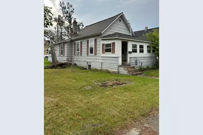 906 Irvine Avenue NW, Bemidji, MN 56601 - Photo 1