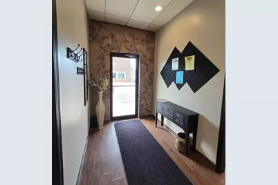 223 W Main Street, Pipestone, MN 56164 - Photo 2