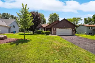 2010 Heritage Dr, Shakopee, MN 55379 - Photo 1