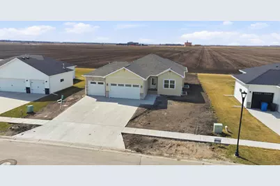 4288 Pine Parkway S, Fargo, ND 58104 - Photo 4
