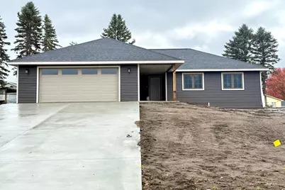 208 4th Ave NE, Pelican Rapids, MN 56572 - Photo 1