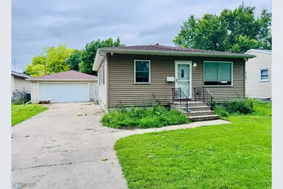 441 23rd Street S, Fargo,  58103 - Photo 1