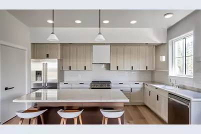 2501 Jansen Avenue, White Bear Lake, MN 55110 - Photo 2