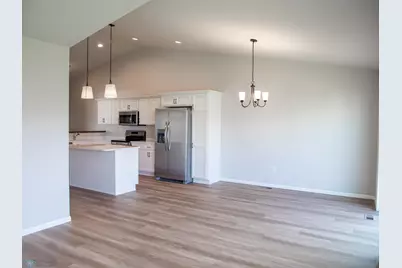 6709 Meadow View Drive S, Fargo, ND 58104 - Photo 10