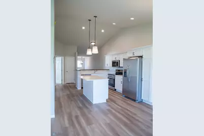 6709 Meadow View Drive S, Fargo, ND 58104 - Photo 2