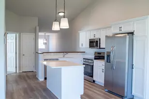 6709 Meadow View Dr S, Fargo, ND 58104 - Photo 2