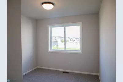 6709 Meadow View Drive S, Fargo, ND 58104 - Photo 12