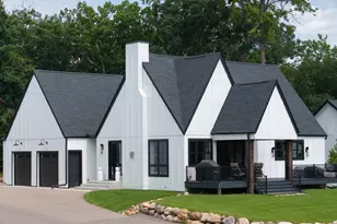 209 Quail St, Mahtomedi, MN 55115 - Photo 2