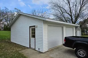 517 Warren Ave, Spring Valley, MN 55975 - Photo 6