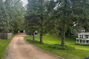 12924 Inverness Rd, Minnetonka, MN 55305 - Photo 4