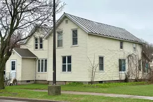 126 W Columbia St, Chippewa Falls, WI 54729 - Photo 2