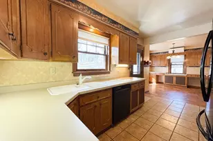 531 W Summit Ave, Fergus Falls, MN 56537 - Photo 6