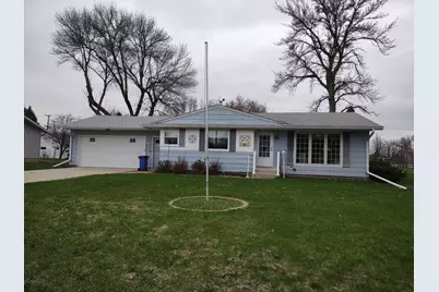 122 E 10th Street, Madison, MN 56256 - Photo 1