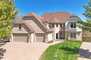 1427 Rosewood Ct, New Brighton, MN 55112 - Photo 1