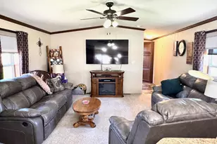 610 Tamarack St, Badger, MN 56714 - Photo 6