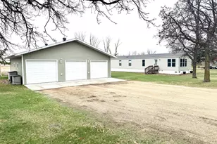 610 Tamarack St, Badger, MN 56714 - Photo 1