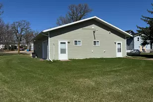 610 Tamarack St, Badger, MN 56714 - Photo 26