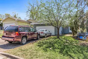 360 Hawthorne Ave E, Saint Paul, MN 55130 - Photo 1