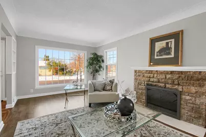 2176 Highland Parkway, Saint Paul, MN 55116 - Photo 1