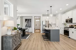 12439 Drayton Trl, Apple Valley, MN 55124 - Photo 4