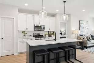 12439 Drayton Trl, Apple Valley, MN 55124 - Photo 8