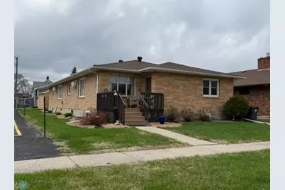 319 5th Street N, Wahpeton,  58075 - Photo 1