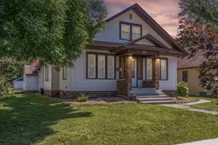 165 N Park Ave, Le Center, MN 56057 - Photo 1