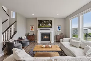 7136 Pearl Dr, Chanhassen, MN 55317 - Photo 4