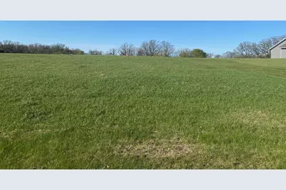 429 W Walnut Avenue, Frazee, MN 56544 - Photo 2