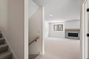 2140 Arkwright St, Maplewood, MN 55117 - Photo 8