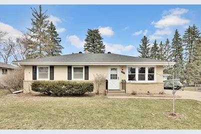 2121 Mapleview Avenue, Maplewood, MN 55109 - Photo 2