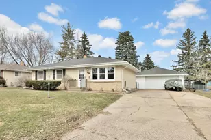 2121 Mapleview Ave, Maplewood, MN 55109 - Photo 1