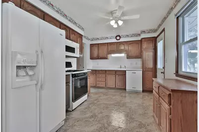 2121 Mapleview Avenue, Maplewood, MN 55109 - Photo 8