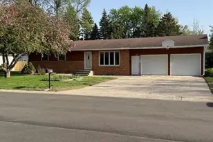 269 Crescent Dr, Breckenridge, MN 56520 - Photo 1