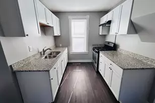 852 4th St E, Saint Paul, MN 55106 - Photo 1