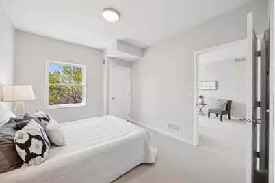 619 8th Street SE #303, Minneapolis, MN 55414 - Photo 18