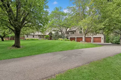 10420 Bluff Circle, Chaska, MN 55318 - Photo 8