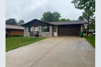 1950 Summit Avenue, Worthington, MN 56187 - Photo 1