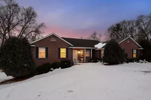 16865 Terrey Pine Dr, Eden Prairie, MN 55347 - Photo 2