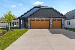 1060 109th CT NE, Blaine, MN 55434 - Photo 2