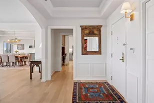 1201 Yale Pl, Minneapolis, MN 55403 - Photo 4