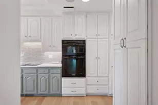 1201 Yale Pl, Minneapolis, MN 55403 - Photo 28