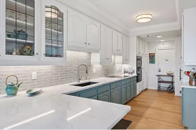 1201 Yale Place #2102, Minneapolis, MN 55403 - Photo 18