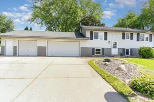 921 Beacon Ln, Apple Valley, MN 55124 - Photo 1