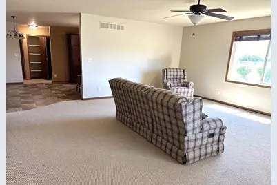 413 River Bluff Drive, Windom, MN 56101 - Photo 6