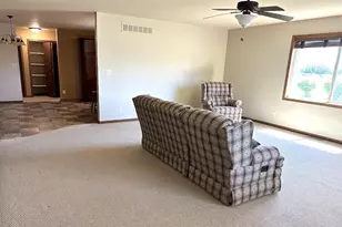 413 River Bluff Dr, Windom, MN 56101 - Photo 6