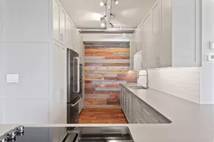 168 6th St E, Saint Paul, MN 55101 - Photo 8